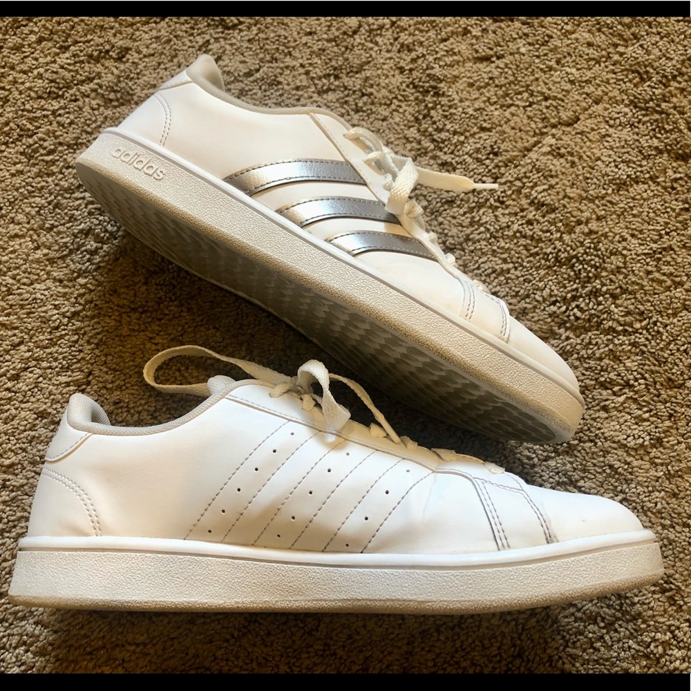 Adidas White & Silver Tennis Shoes size 9.5